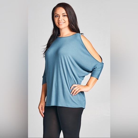 New! Plus Size Cold Shoulder Batwing Top Sizes 1X 2X 3X - Picture 1 of 4